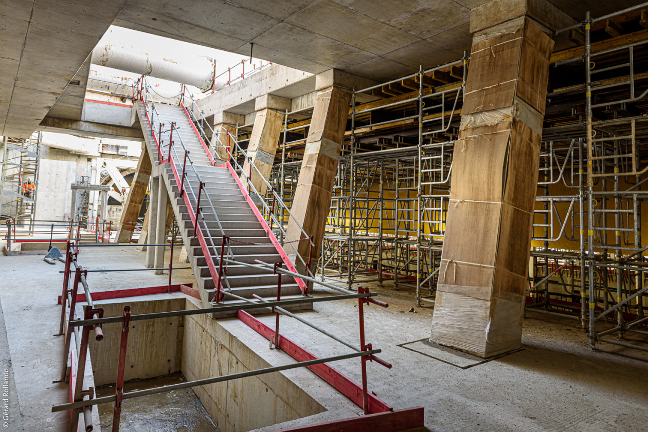 Pose d’un escalier au sein de la gare Le Blanc-Mesnil